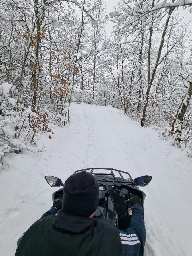 Krnjak Ruralna Kuca Za Odmor Kablarovo Brdo旅馆 外观 照片