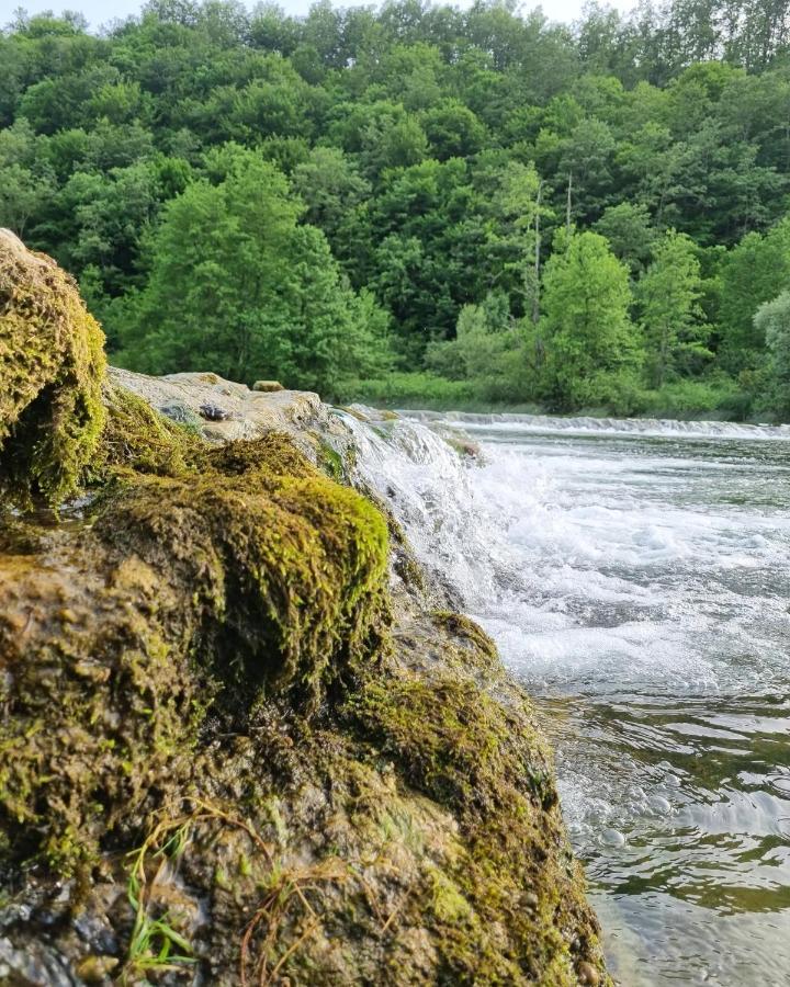 Krnjak Ruralna Kuca Za Odmor Kablarovo Brdo旅馆 外观 照片